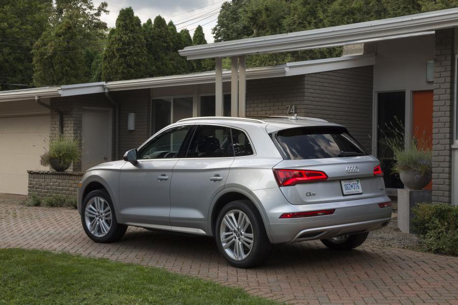  Audi Q5 2.0T Quattro 2017 года  (NA) (фото 33 из 40)